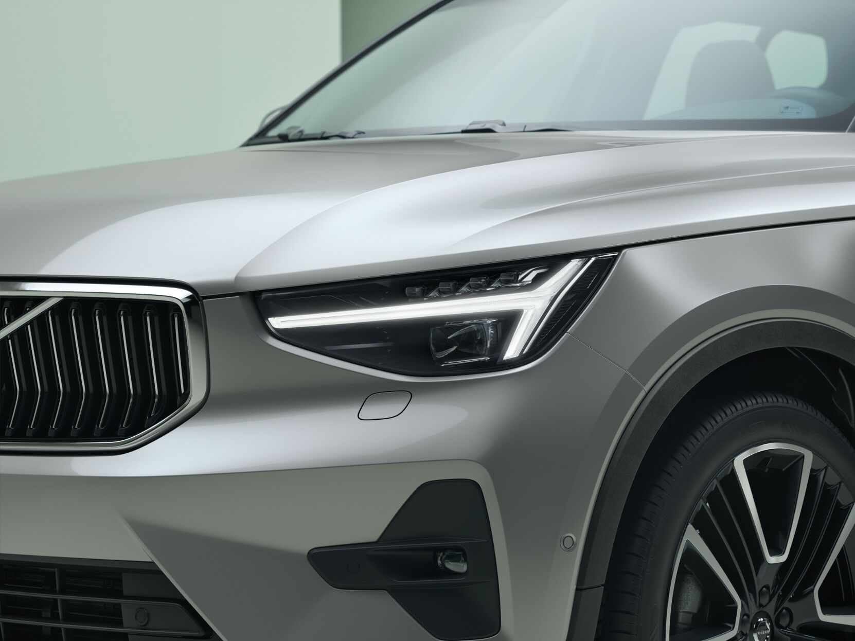 XC40 B4, Silver Dawn